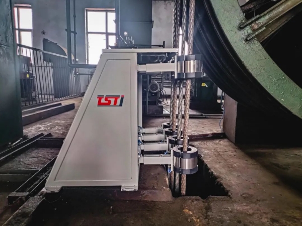 揪心！撫順一金礦發(fā)生罐籠鋼絲繩斷裂！3死1傷！